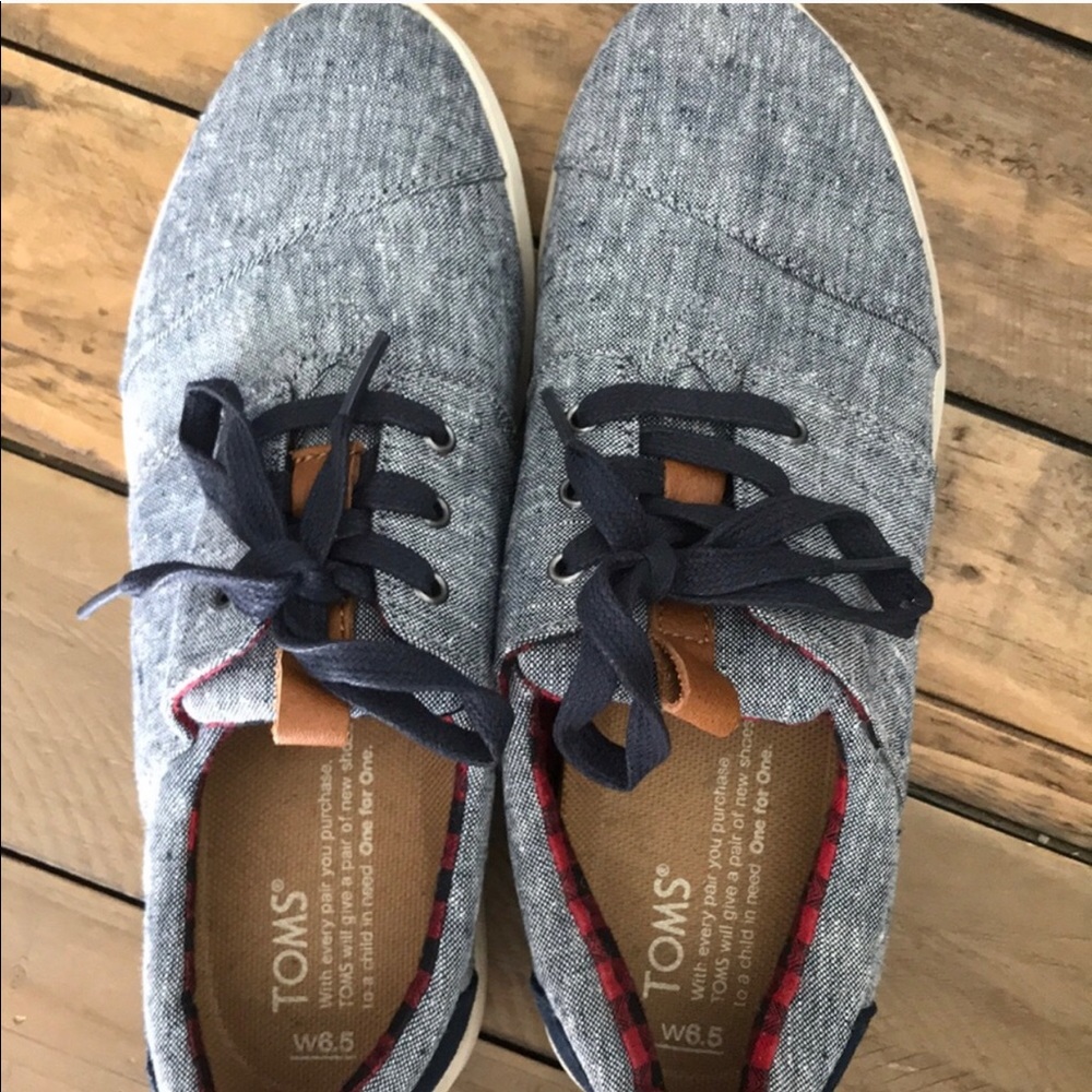Toms